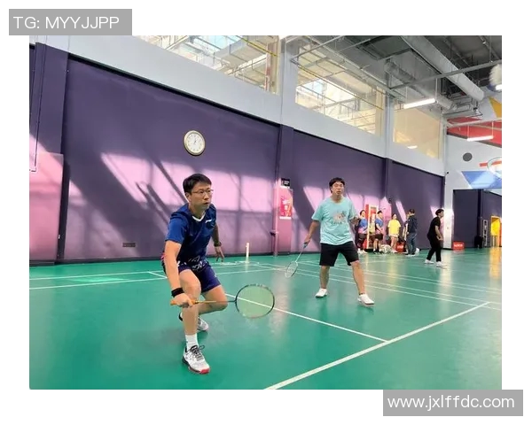 成都羽毛球队中路突破的战术解析与未来发展展望