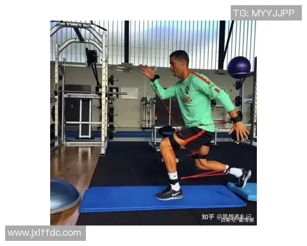 最会享受生活的足球明星们如何平衡事业与乐趣的精彩人生