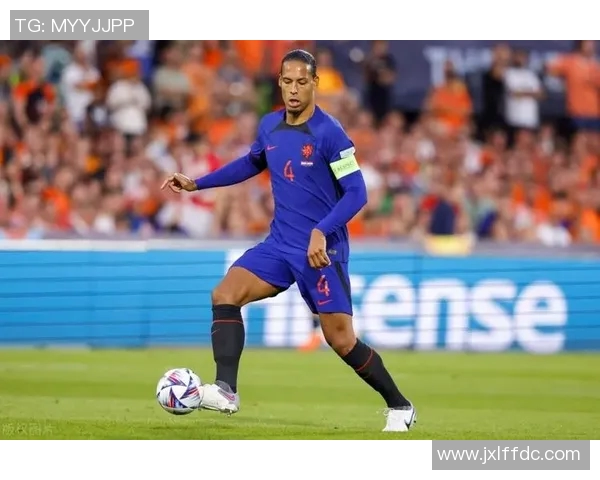 足球明星帅气图鉴高清图赏析带你领略球场风采与魅力瞬间