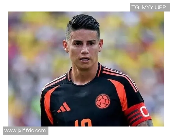 足球明星的自信之路如何在绿茵场上绽放光芒与荣耀 足球明星的自信之路如何在绿茵场上绽放光芒与荣耀