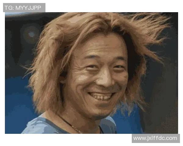 足球明星搞笑瞬间大盘点笑翻全场的趣味视频合集