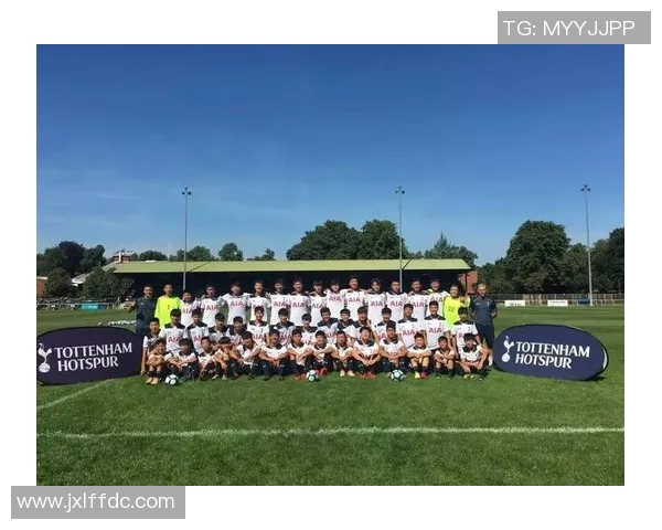 广州足球队在杯赛中的比赛经验与表现分析探讨