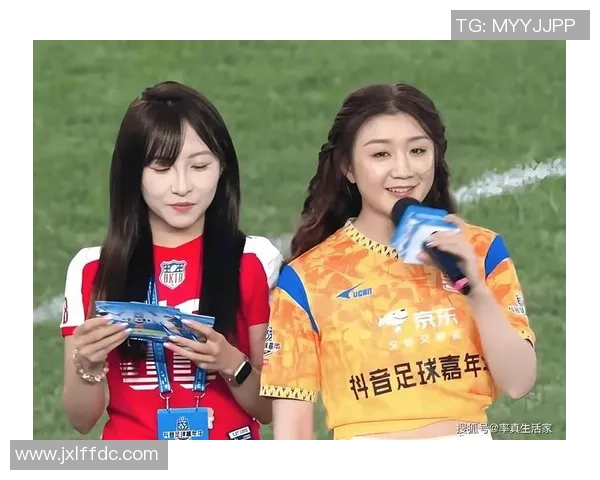 暴富梦想与足球明星的魅力交织在一起的女生生活探秘