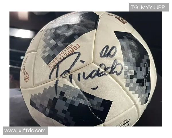 足球明星纷纷开通微博分享生活点滴引发粉丝热议与互动热潮 足球明星纷纷开通微博分享生活点滴引发粉丝热议与互动热潮